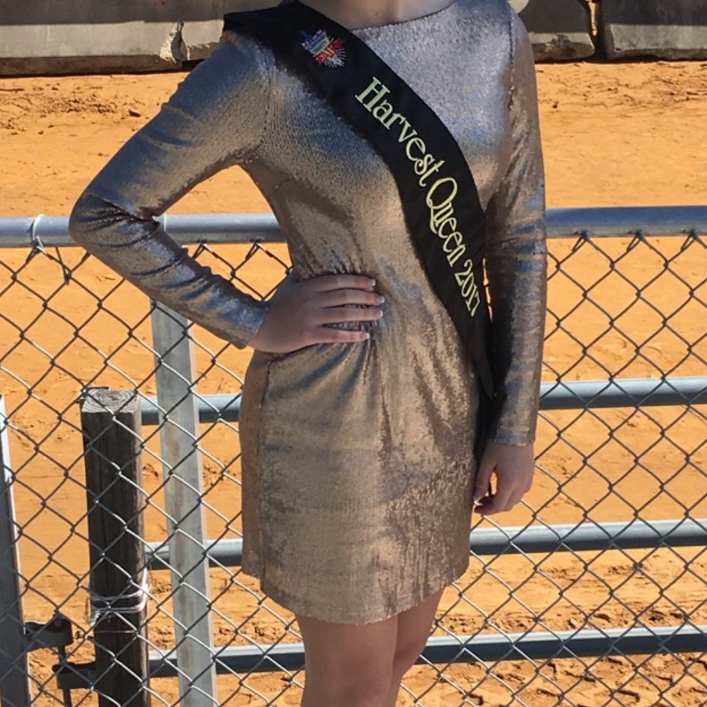 Kardashian Gold Sequin Homecoming/Prom dress